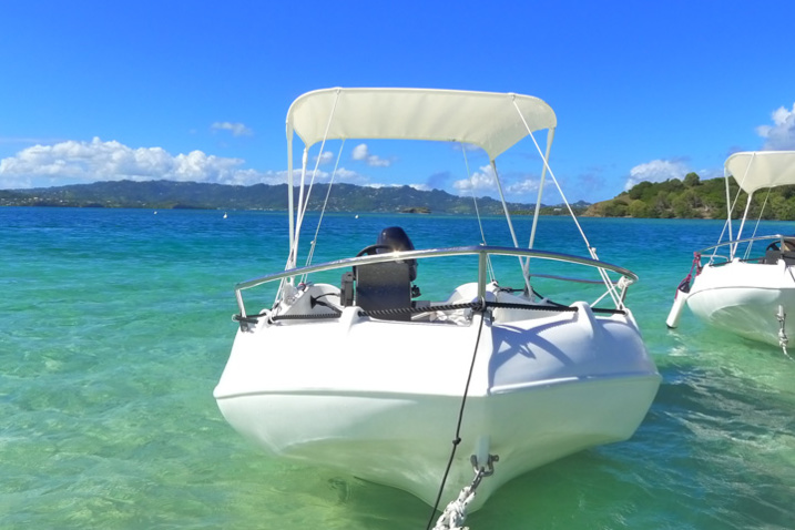pour la plus belle excursion dans les ilets du Robert : louer un bateau moteur sans permis TiCanots pour la plus belle excursion dans les ilets du Robert : louer un bateau moteur sans permis TiCanots