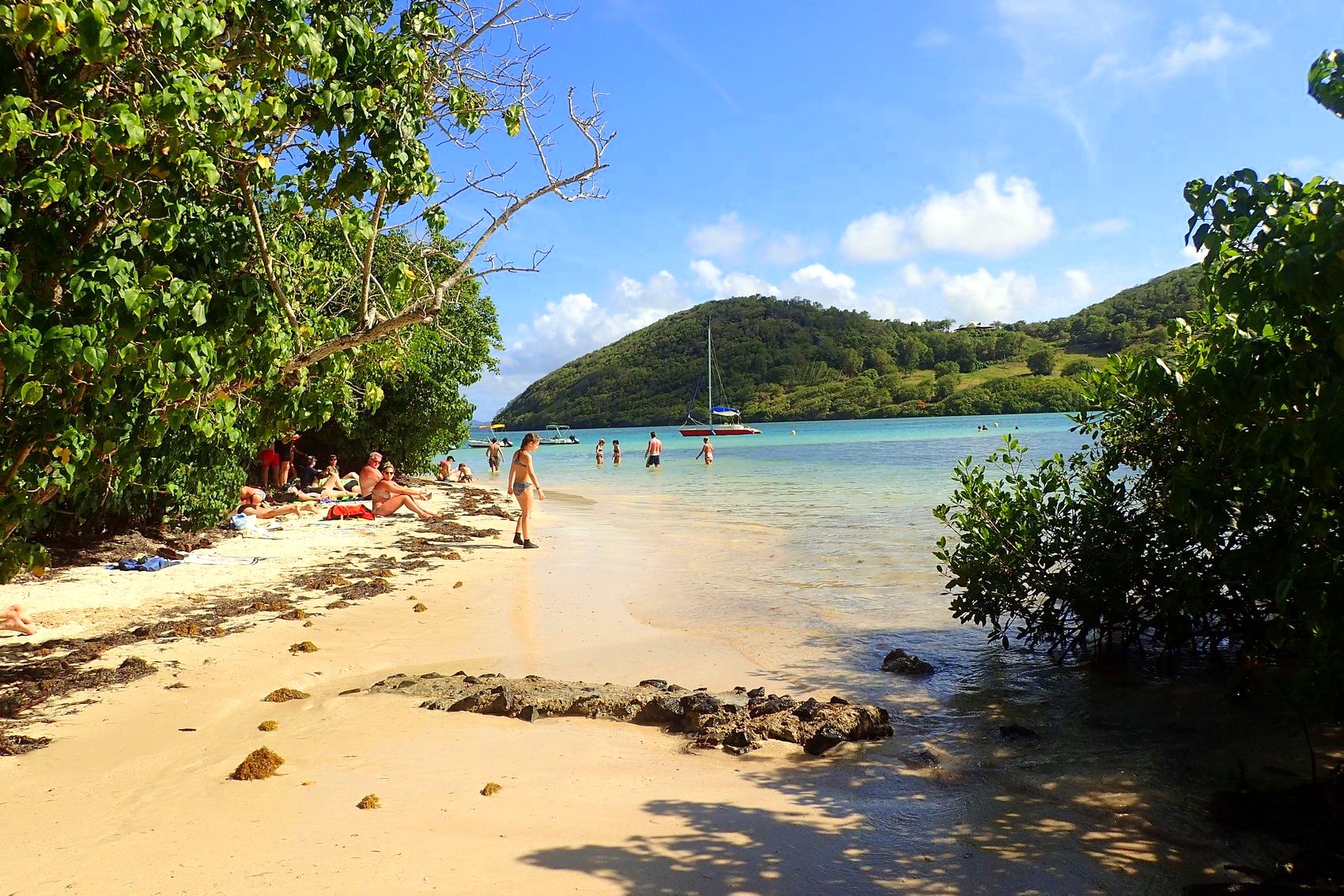 Ilet Madame mars 2016 - un coin de paradis en Martinique accessible uniquement en bateau Ilet Madame mars 2016 - un coin de paradis en Martinique accessible uniquement en bateau